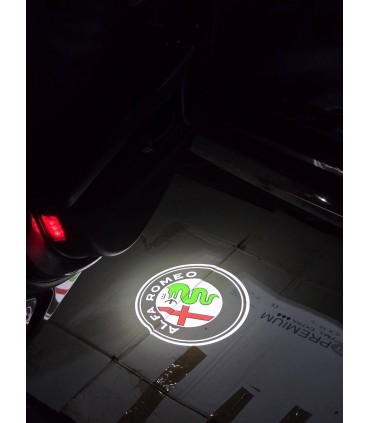 COPPIA PLAFONIERA PORTIERA PROIETTORE LOGO ALFA ROMEO IN VETRO NON SCOLORISCE