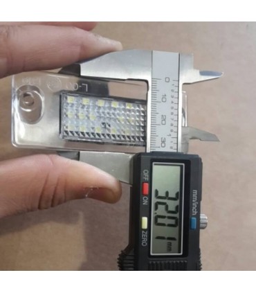 PLAFONIERA TARGA LED NO ERRORE AUDI A3 8L  A4 5B AVANT